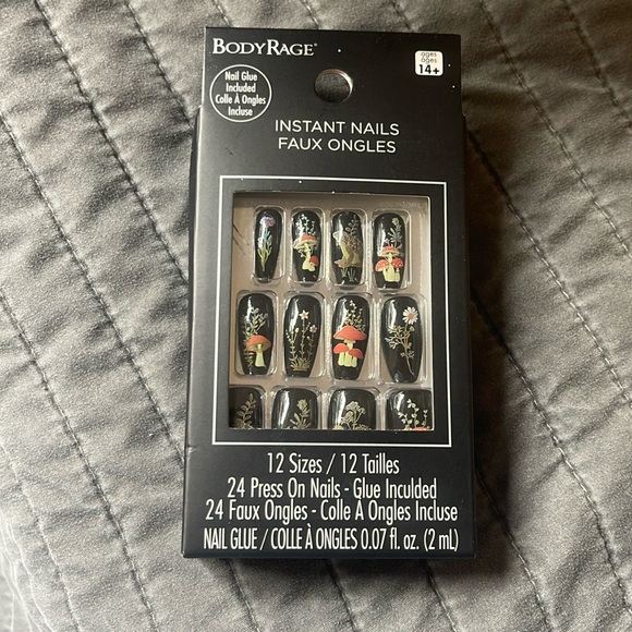 3 different boxes of press on nails - Picture 2 of 9